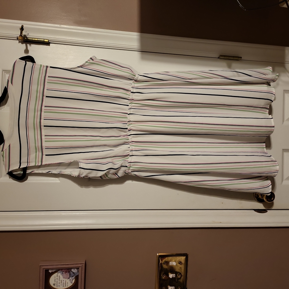 Dress - Picture 2 of 2